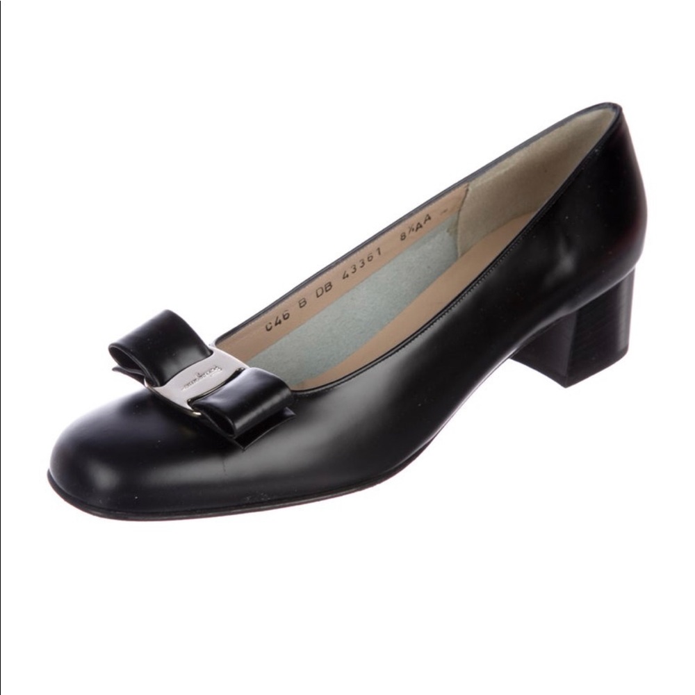Salvatore Ferragamo black pump